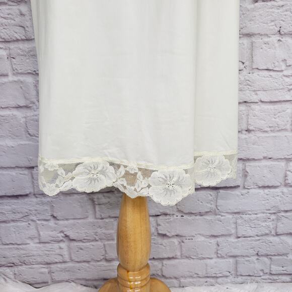 Vintage Heiress Yellow Nylon Full Slip Floral Lace Adjustable Strap 38 Average - Picture 13 of 14